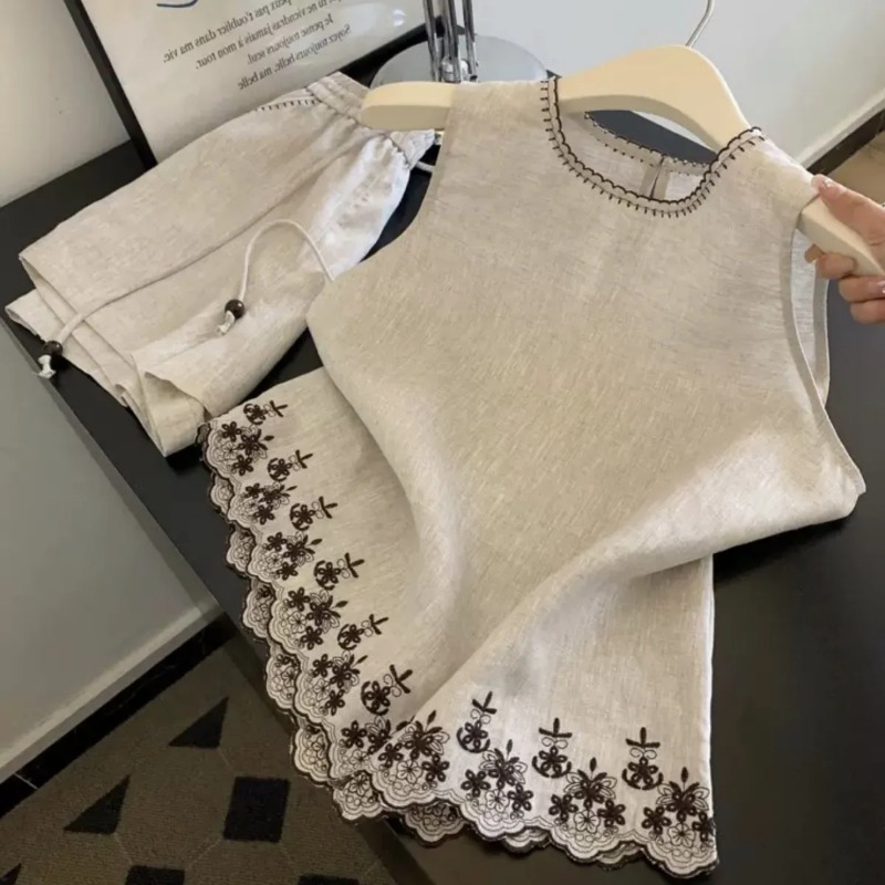 Simple Old Money Style Cotton  – Embroidery Class recenzja i cena