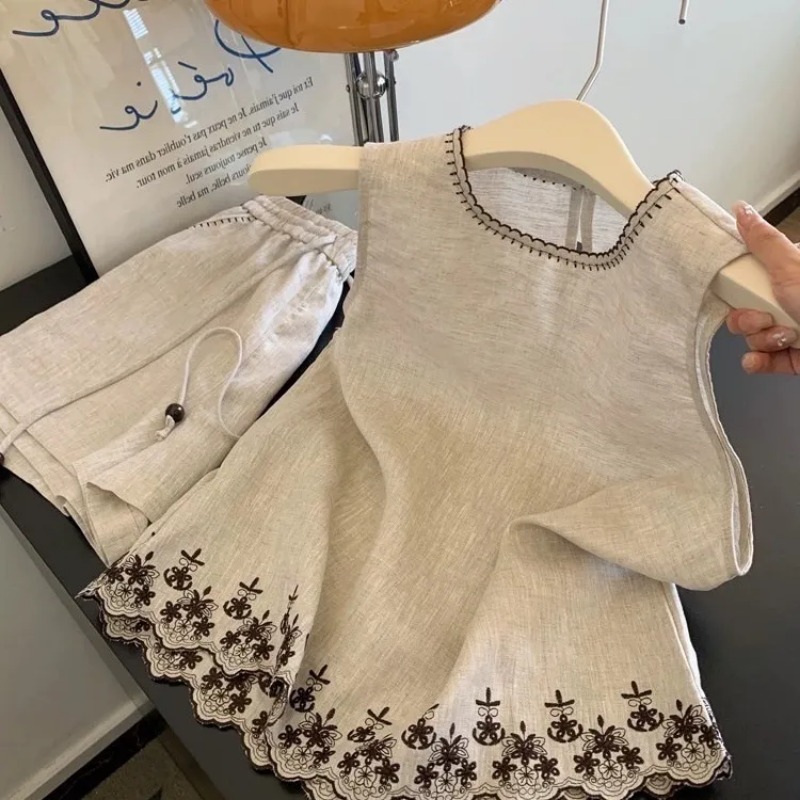 Simple Old Money Style Cotton  – Embroidery Class recenzja i cena