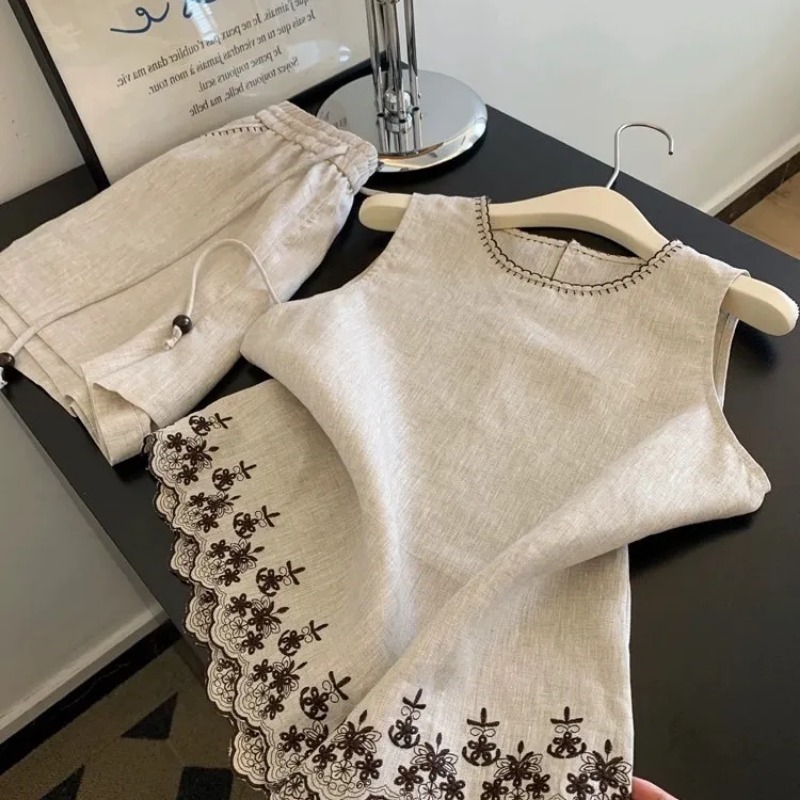 Simple Old Money Style Cotton  – Embroidery Class recenzja i cena