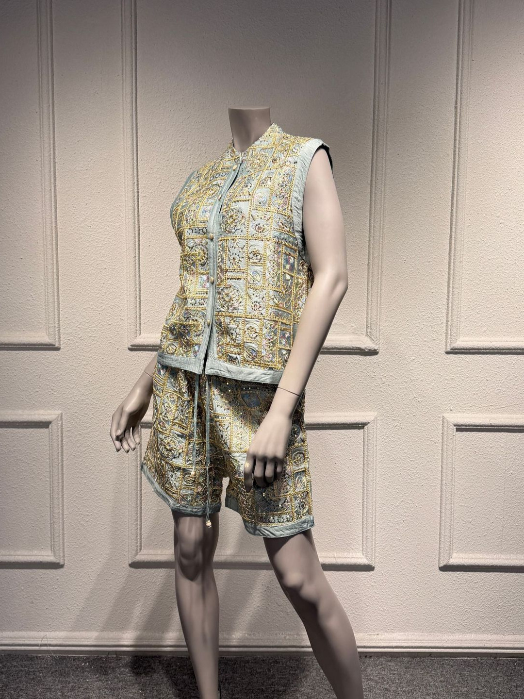 Elegant Heavy Embroidery Vest  – Embroidery Vest recenzja i cena